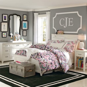 Above Bed Decor: 8 Ideas for Decorating That Tricky Space! - Driven by ...