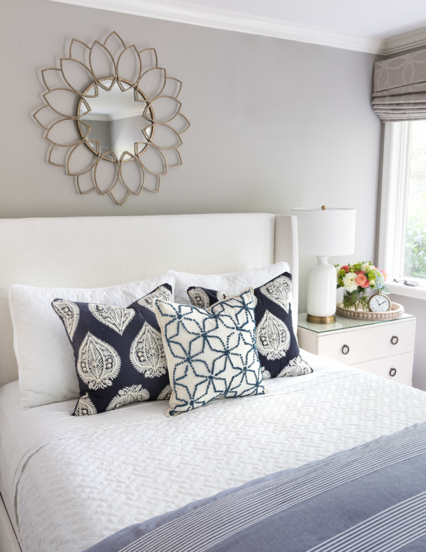 How to Arrange Pillows on a Queen Bed: Five Simple Formulas That Work ...