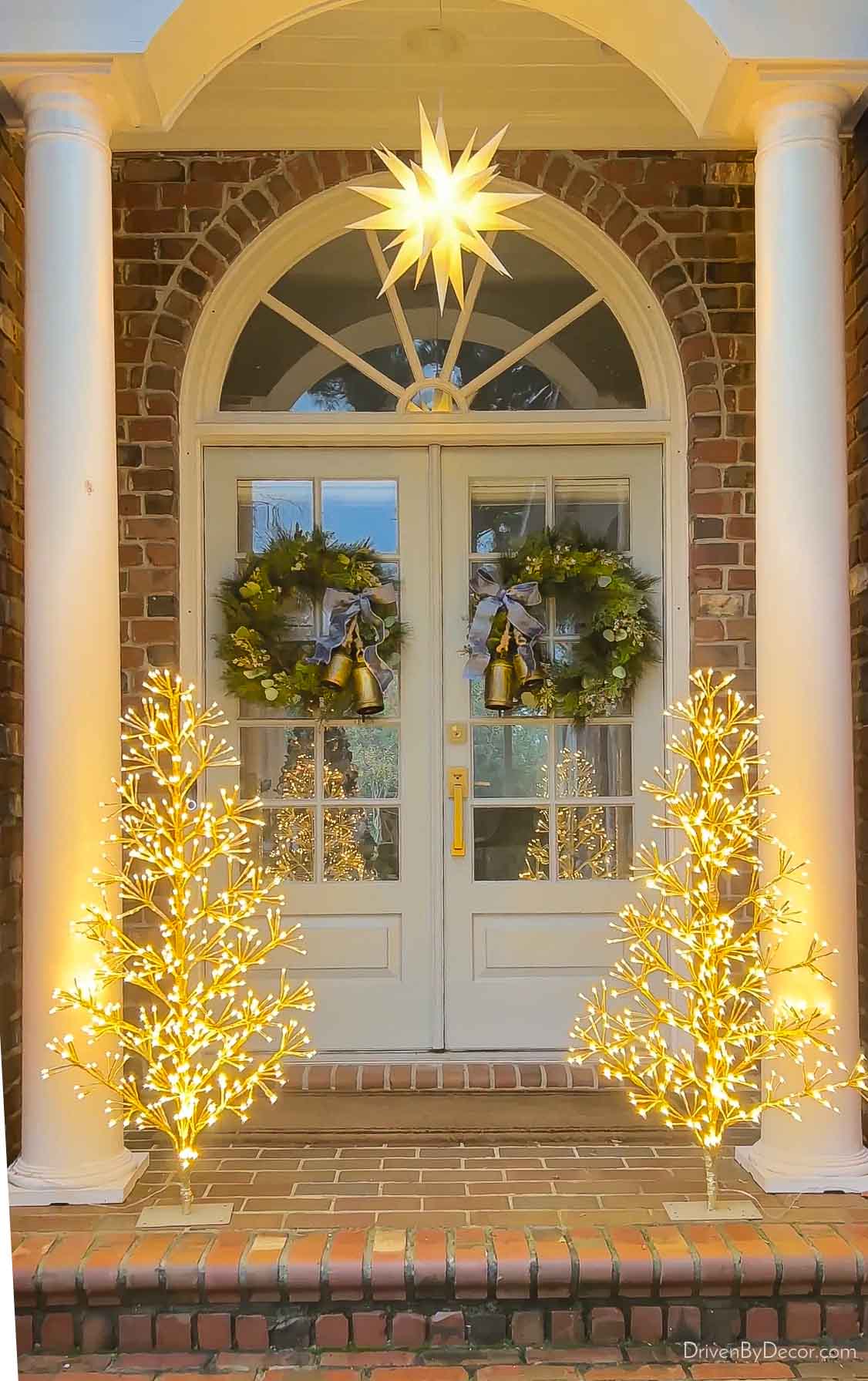 A Set of 4 Christmas Tree, Porch or Patio Decoration Color LED