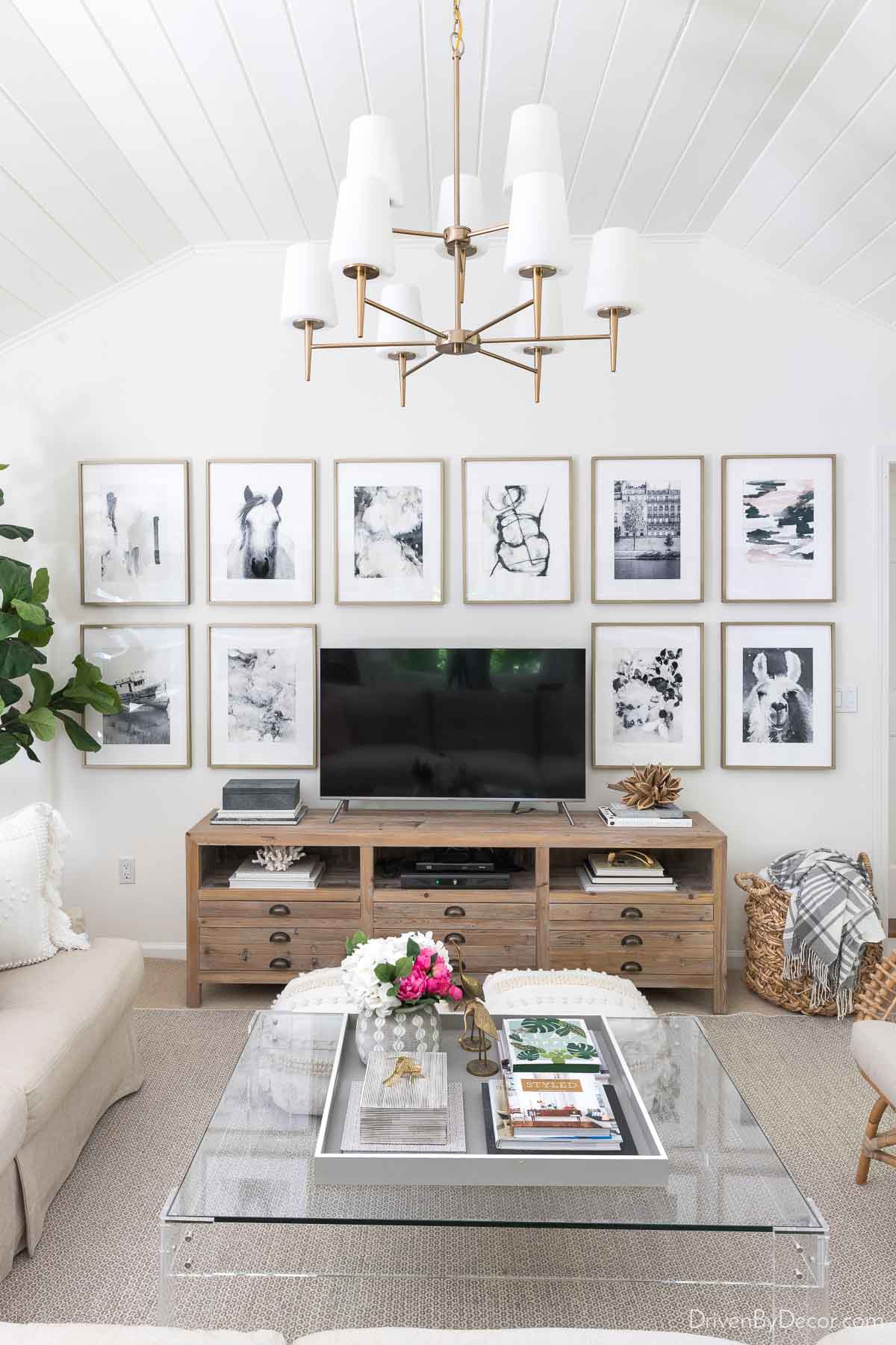 10 Gallery Wall Layouts That Will Transform Your Space! - Driven by Decor